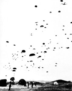 Paratroopers training for landing on the Normandy coast, 1944, WWII (28321753638)
