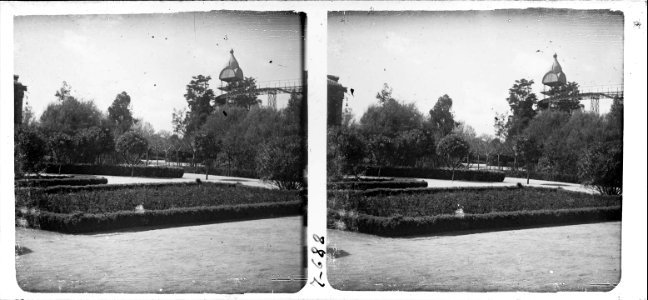 Parc de la Ciutadella de Barcelona a contrallum