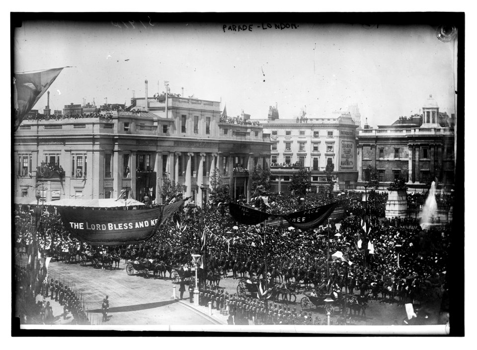 Parade, London LCCN2014688073