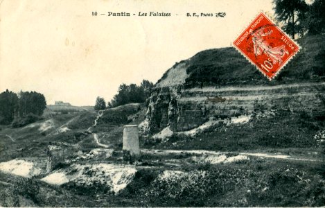PANTIN - Les Falaises