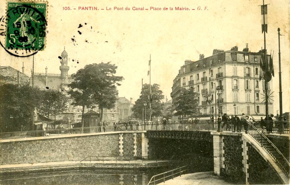 Pantin.Pont du Canal.Place de la Mairie