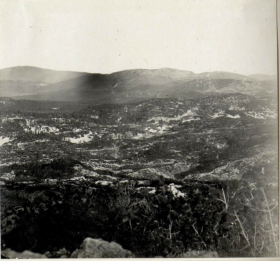 Panorama, Standpunkt Monte Chiesa. (2. Teilbild zu WK1 ALB083 24387a) (BildID 15632974)