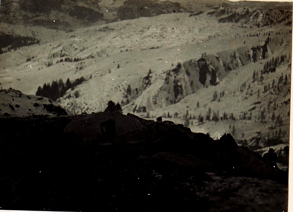 Panzerhaubitze auf Sief, Dezember 1915. (BildID 15582702)