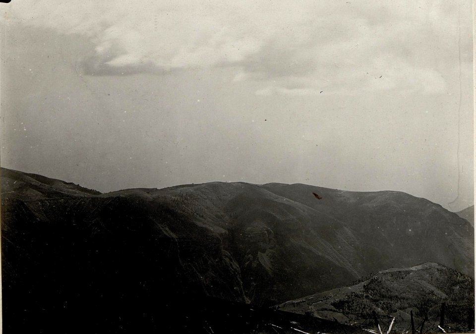 Panorama, Standpunkt Monte Lisser (Höhe1636.) (2. Teilbild zu WK1 ALB084 24431a) (BildID 15635066)