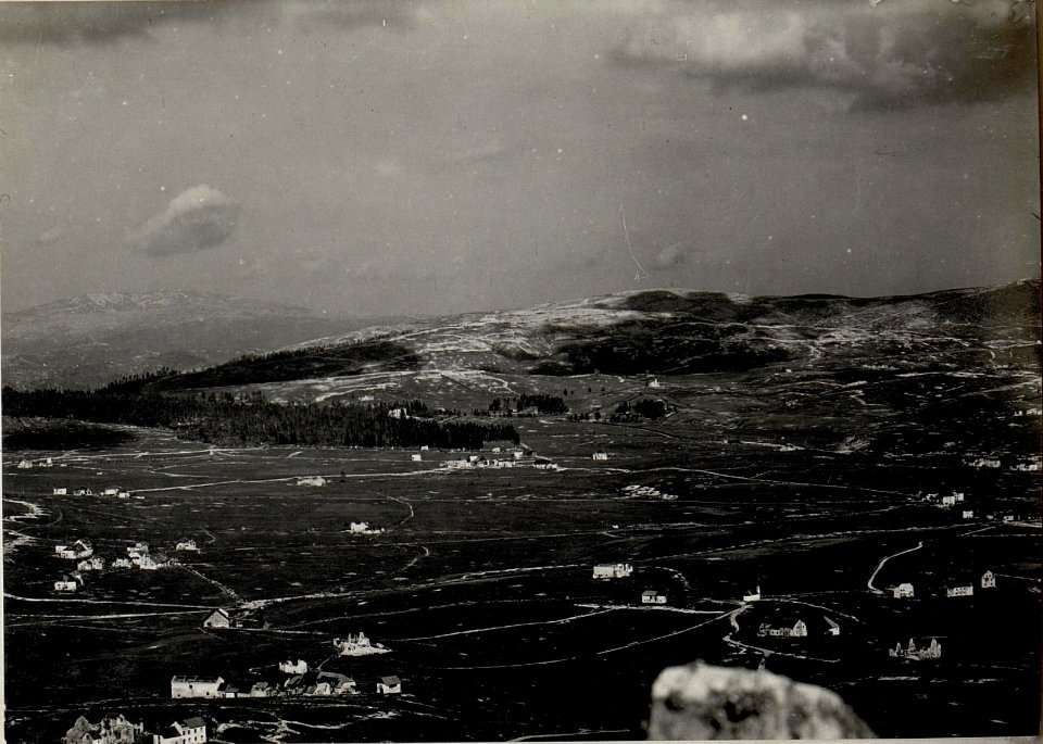 Panorama, Standpunkt Monte Rasta. (1. Teilbild = WK1 ALB084 24420a) (BildID 15634835)