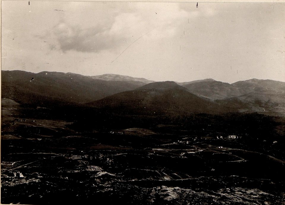 Panorama, Standpunkt Monte Rasta. (5. Teilbild zu WK1 ALB084 24420a) (BildID 15634863)
