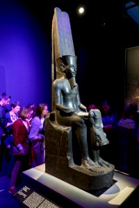 Paris - Toutânkhamon, le Trésor du Pharaon - Amon protégeant Toutânkhamon - 001