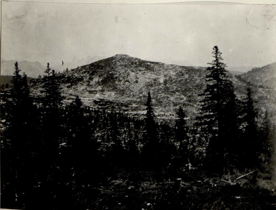 Panorama, Standpunkt Monte Zebio. (1. Teilbild = WK1 ALB083 24392a) (BildID 15633087)
