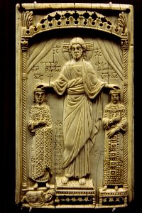 Paris -Musée national du Moyen-âge - Plaque de reliure - Couronnement d'Otton II et de Théophano - 001
