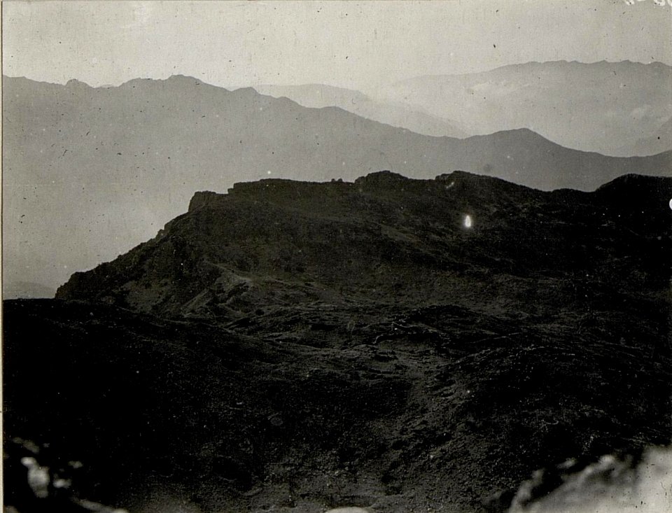 Panorama, Standpunkt Pasubio. (2. Teilbild zu WK1 ALB083 24395a) (BildID 15633213)