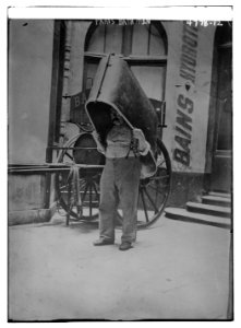 Paris Bath Man LCCN2014708142