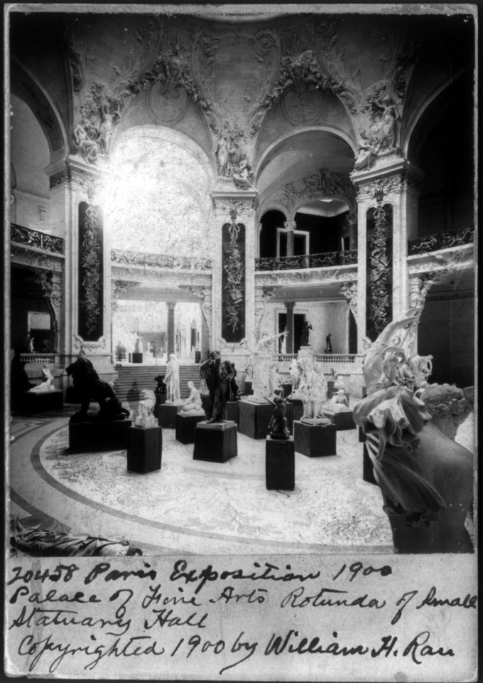 Paris Exposition, 1900. Palace of Fine arts, Rotunda of Small Statuary Hall LCCN2005685020