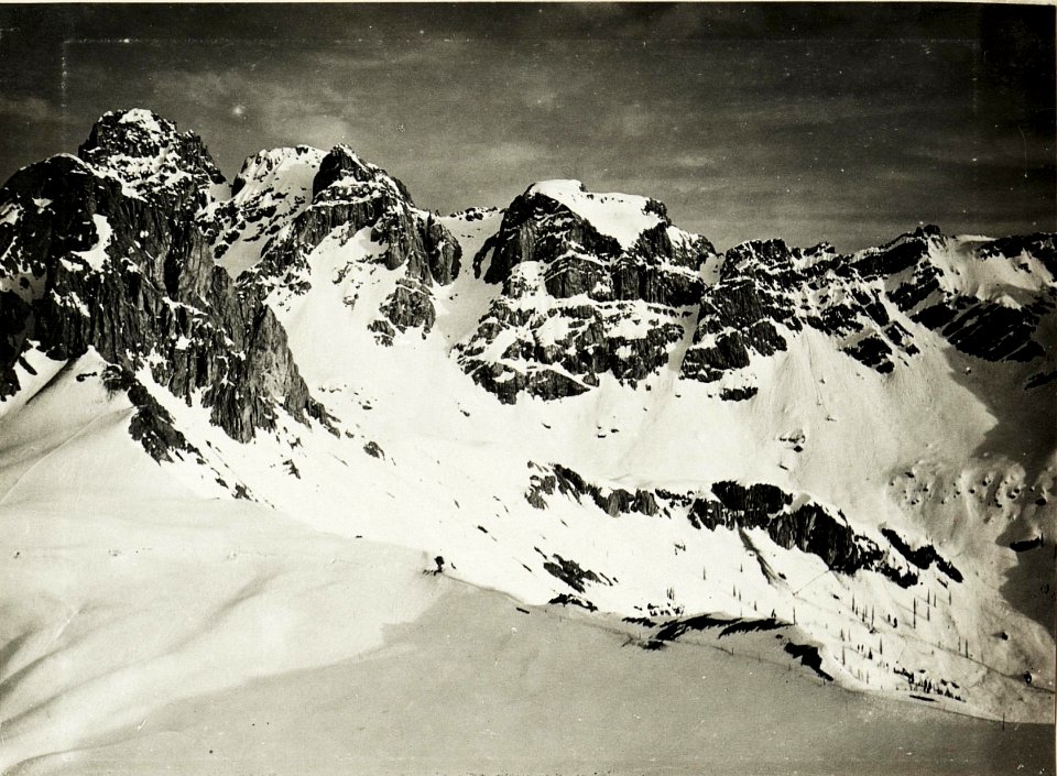 Panoramaaufnahme Standpunkt Varos, Artilleriebeobachter, Cima di Costabella, Gran Lastei Forca-Alpe-Stellung ( 1.Teilbild =-WK1 ALB14 04004c) (BildID 15419317)