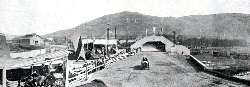 Panoramique des tribunes de la coupe Brescia 1907