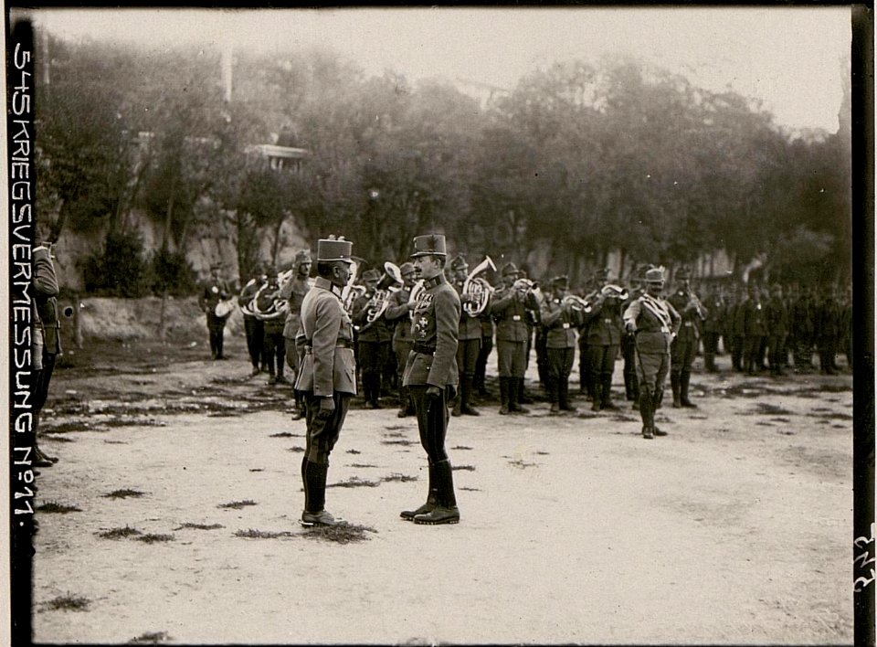 Parade des Infanterieregiments Nr. 59 vor Kaiser Karl in Trient (BildID 15733545)