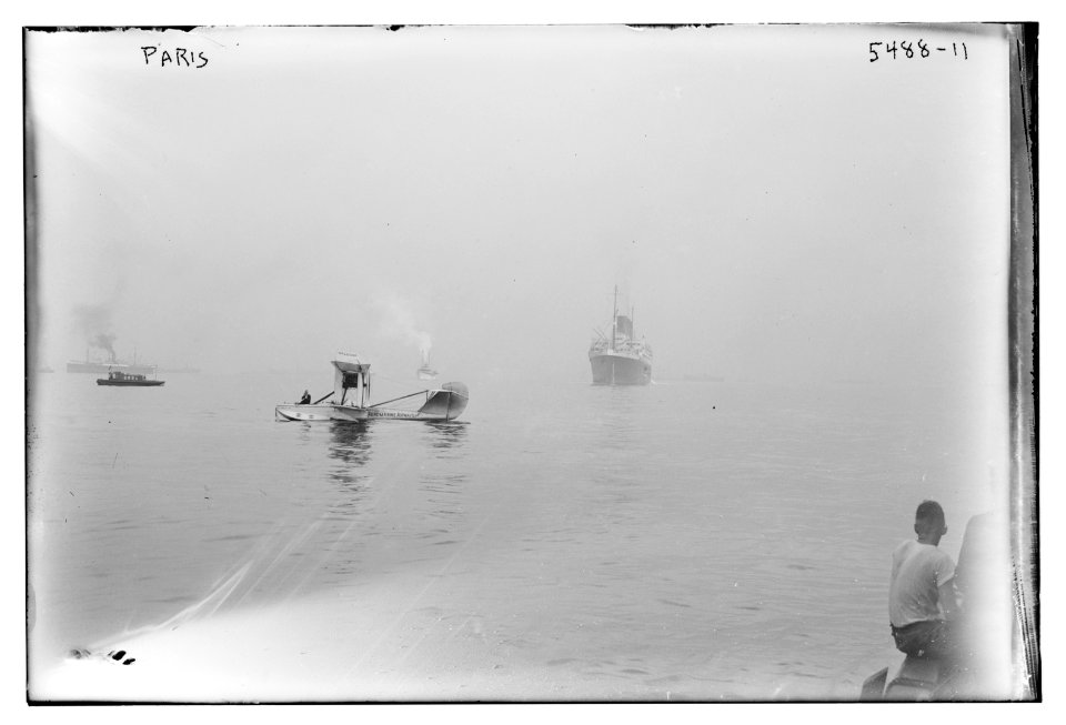 PARIS LCCN2014712772