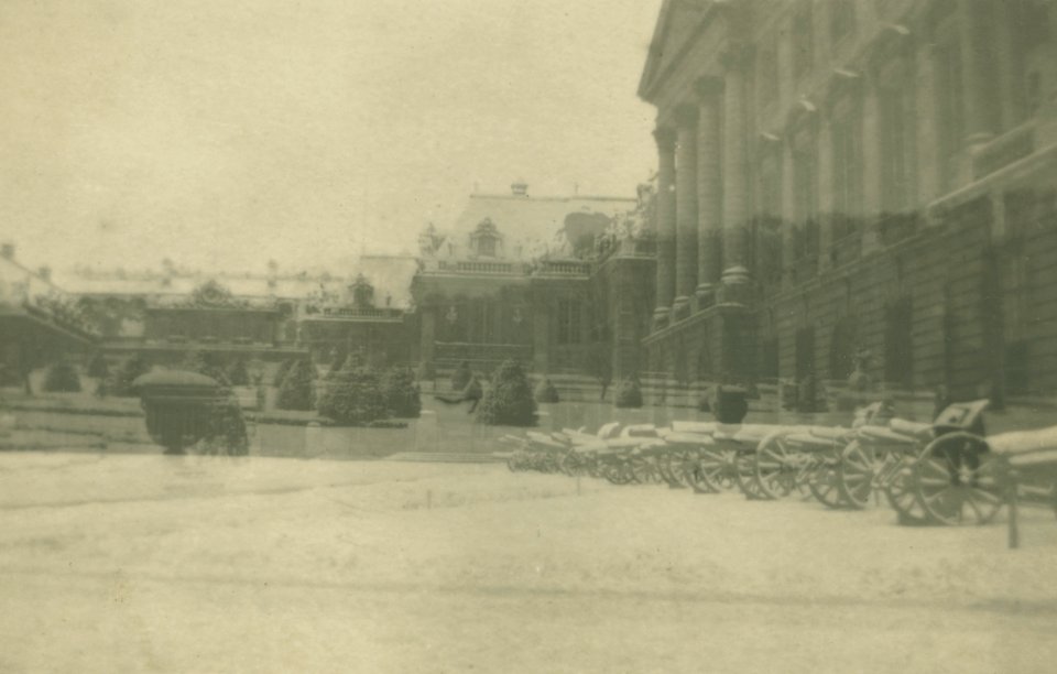 Paris leave Jan 1919, Outside the palace of Versailles