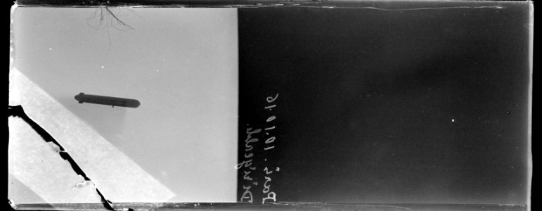 Paris. 10-10-16. Dirigeable - Fonds Berthelé - 49Fi1019