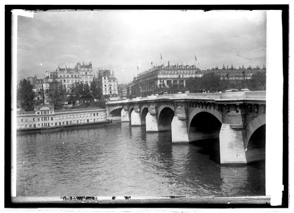 Paris. one of the 28 bridges over the Seine, between 1909 and 1919