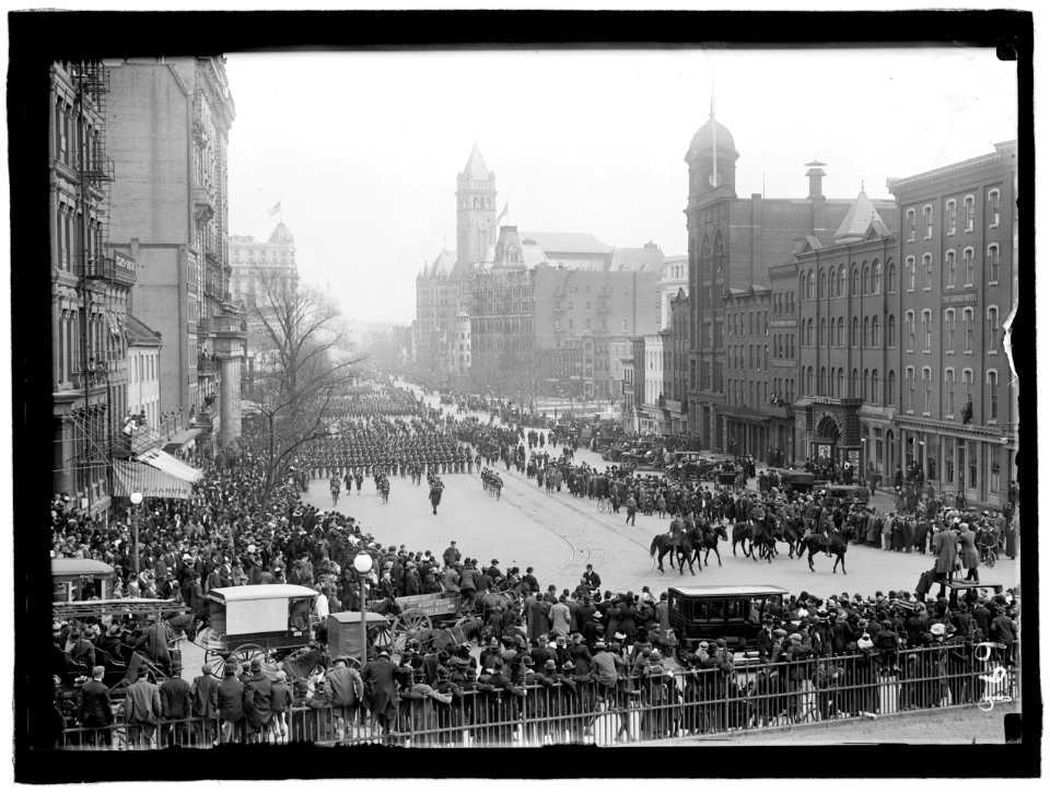 PARADE LOC hec.00739