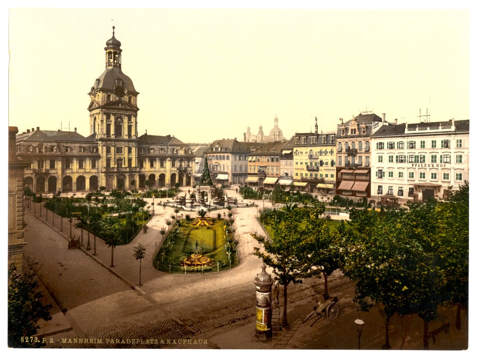 Parade Place and Kaufhaus, Karlsruhe, Baden, Germany-LCCN2002713601