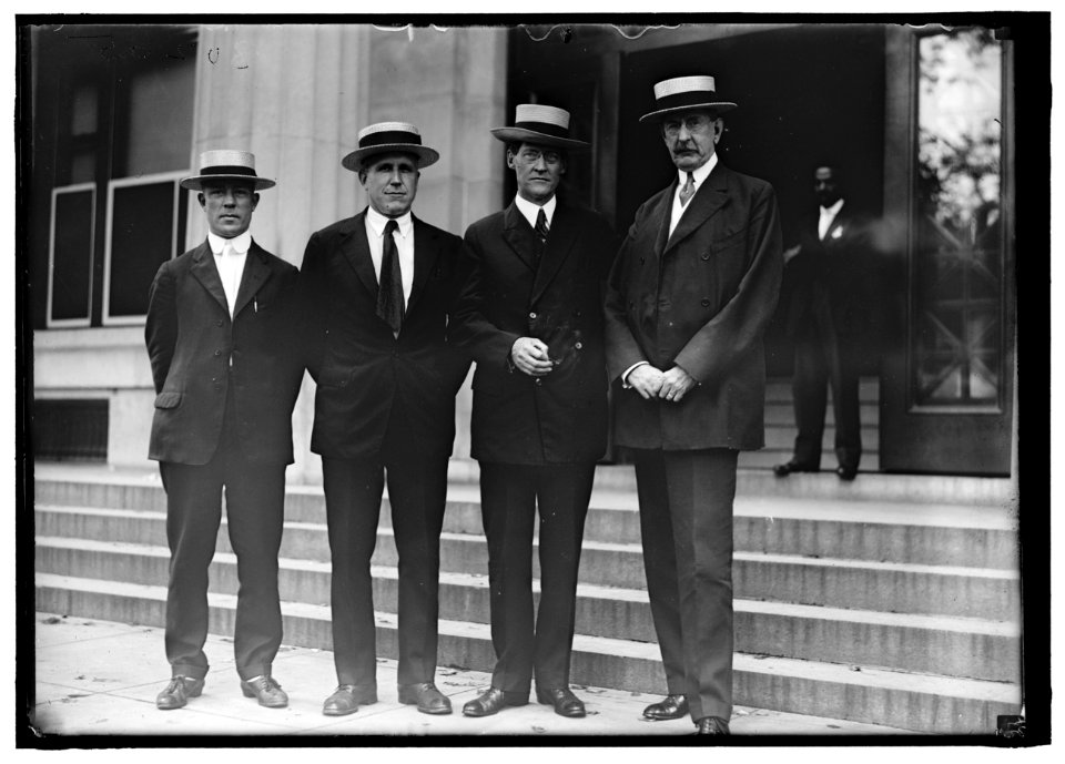 PARKER, GLOWACKI R. OF FRAZAR AND CO., NEW YORK. SPEC. ELECTRIC RAILWAY COMMN. LCCN2016870249
