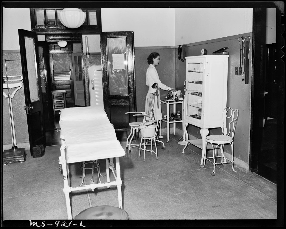 Part of dispensary at the mine. ... miners have equal facilities. Tennessee Coal, Iron & R.R. Company, Edgewater... - NARA - 540610