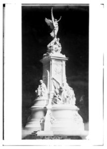 Part of great central feature. Showing group of truth. Queen Victoria Memorial, London LCCN2014689165