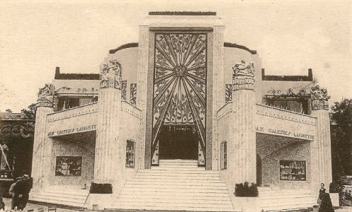 Paris-FR-75-Expo 1925 Arts décoratifs-pavillon des Galeries Lafayette (cropped)