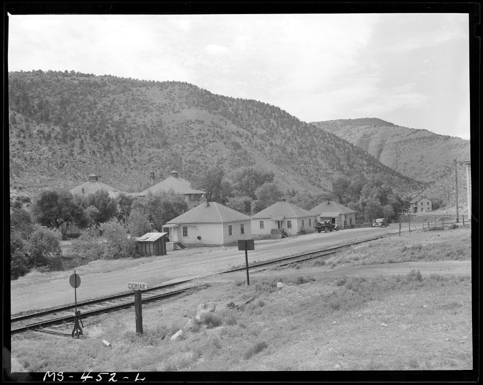 Part of company housing project. Utah Fuel Company, Sunnyside Mine, Sunnyside, Carbon County, Utah. - NARA - 540421