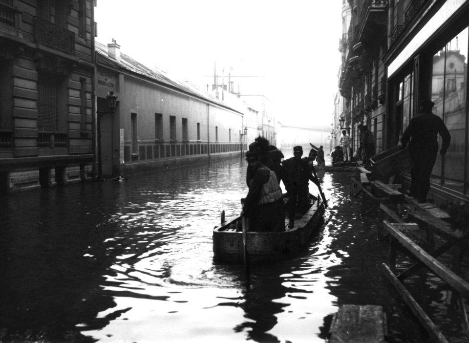 Paris 1910 Inondation rue de l'Université