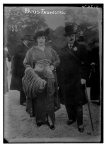 Paris fashions LCCN2014694688