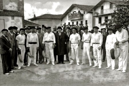 Partido de rebote en Zubieta durante la jornada de clausura de la Semana Vasca (1 de 1) - Fondo Car-Kutxa Fototeka