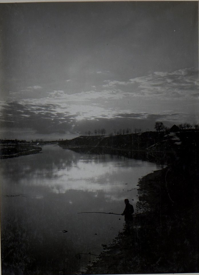 Partie an der Luga, Sonnenuntergang in Wladimir-Wolinskij. März.1918. (BildID 15459443)