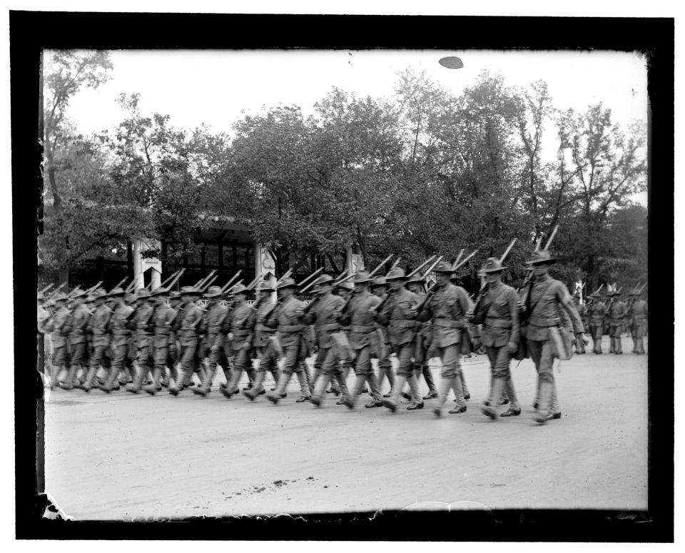 Part of the military parade of first day. The U.S. Marine Corps in khaki uniforms LCCN2008680925