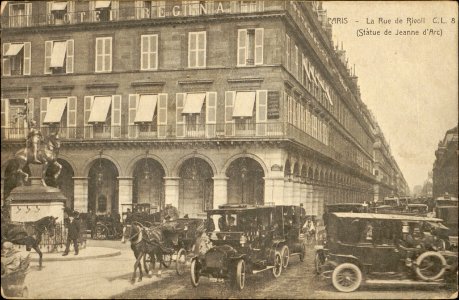Paris, La Rue de Rivoli (Statue de Jeann CP 5534 PR