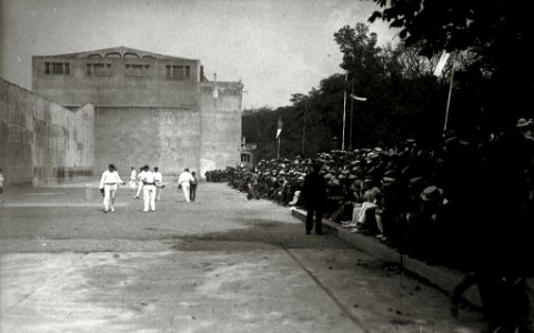 Partido de pelota a rebote entre España y Francia en el frontón del Duque de Mandas (1 de 4) - Fondo Car-Kutxa Fototeka