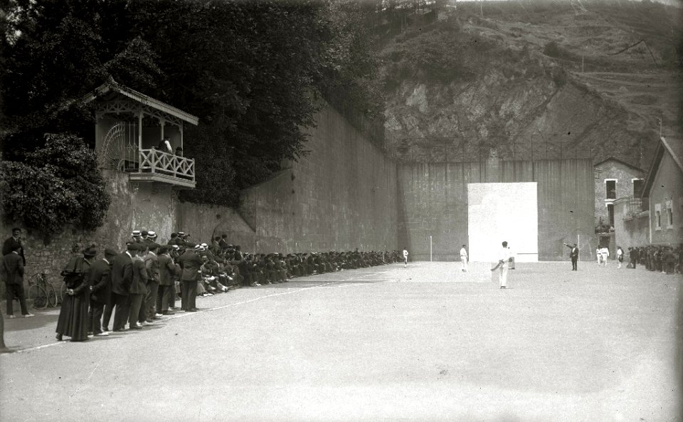 Partido de pelota en el frontón Beotibar de Tolosa (1 de 1) - Fondo Car-Kutxa Fototeka