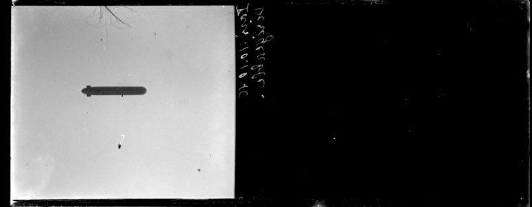 Paris. 10-10-16. Dirigeable - Fonds Berthelé - 49Fi1024