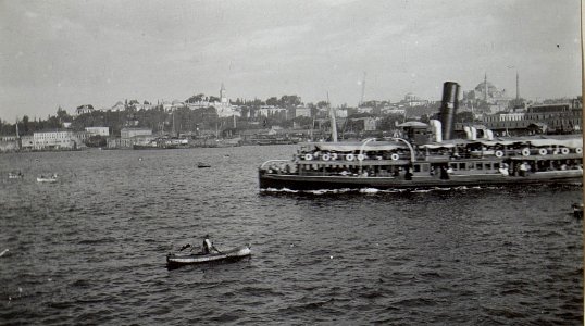 Passagierdampfer am Bosporus. (BildID 15675984)