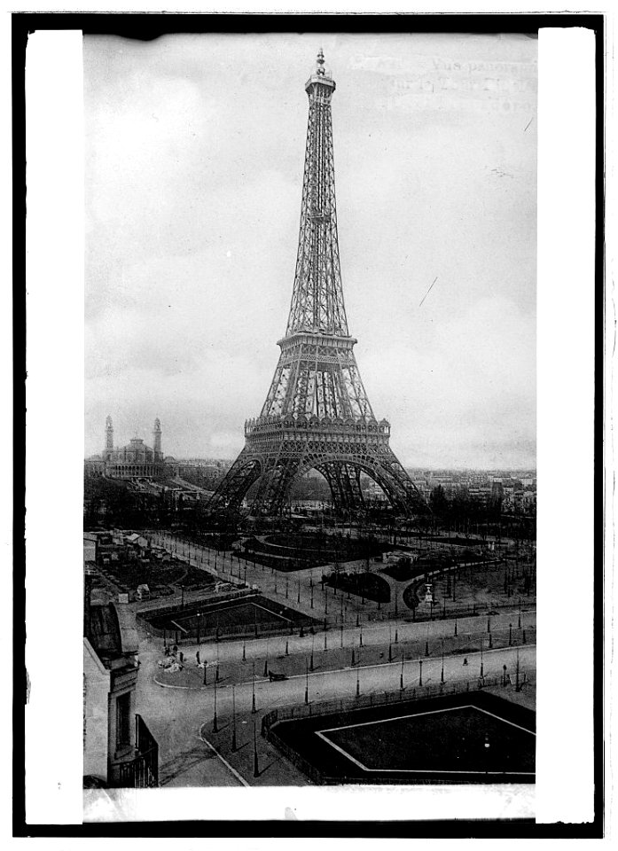 Paris. Eiffel Tower LCCN2016820887