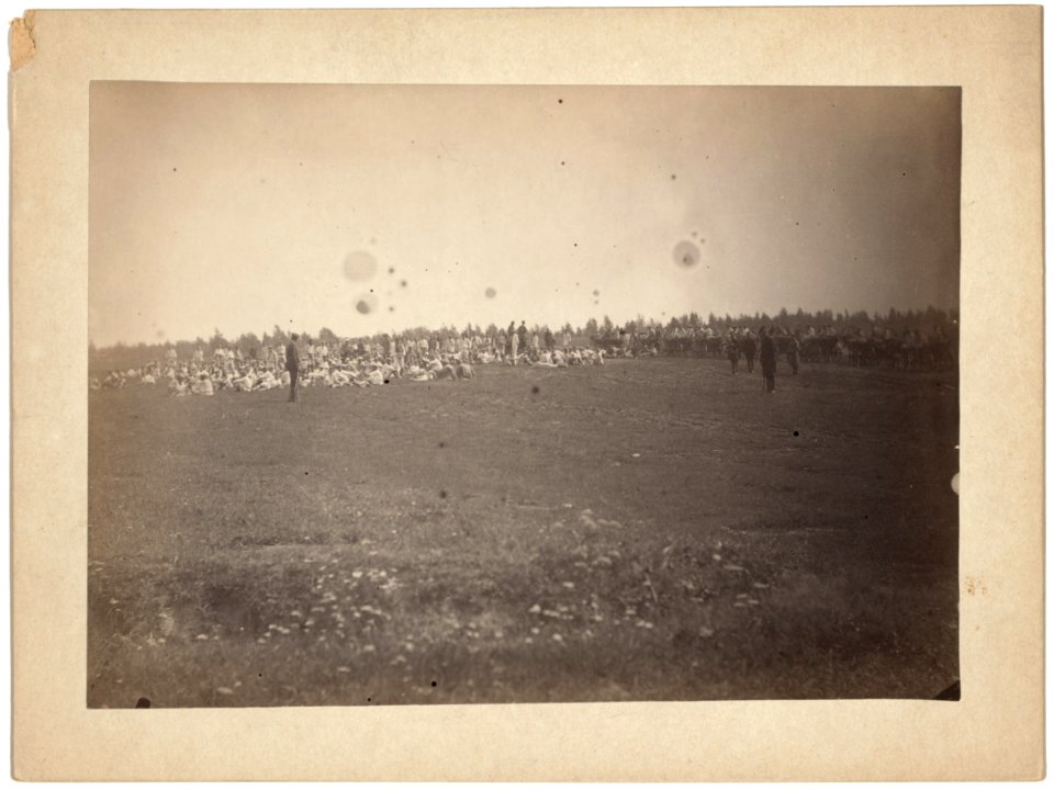 Party of exiles, hard labor convicts, resting on road near Tomsk LCCN99615462