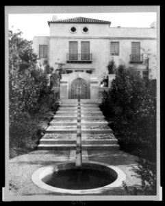 Pasadena, California, Mrs. Herbert Coppell home - pond at foot of long stairway leading up to entrance gate (i.e. water rill) - photo by Frances Benjamin Johnston. LCCN2002722363