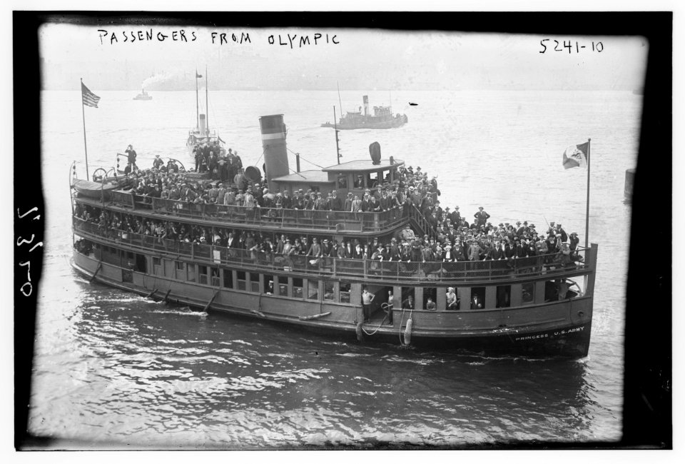 Passengers from OLYMPIC LCCN2014710982