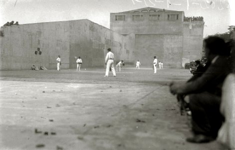 Partido de pelota a rebote entre España y Francia en el frontón del Duque de Mandas (2 de 4) - Fondo Car-Kutxa Fototeka