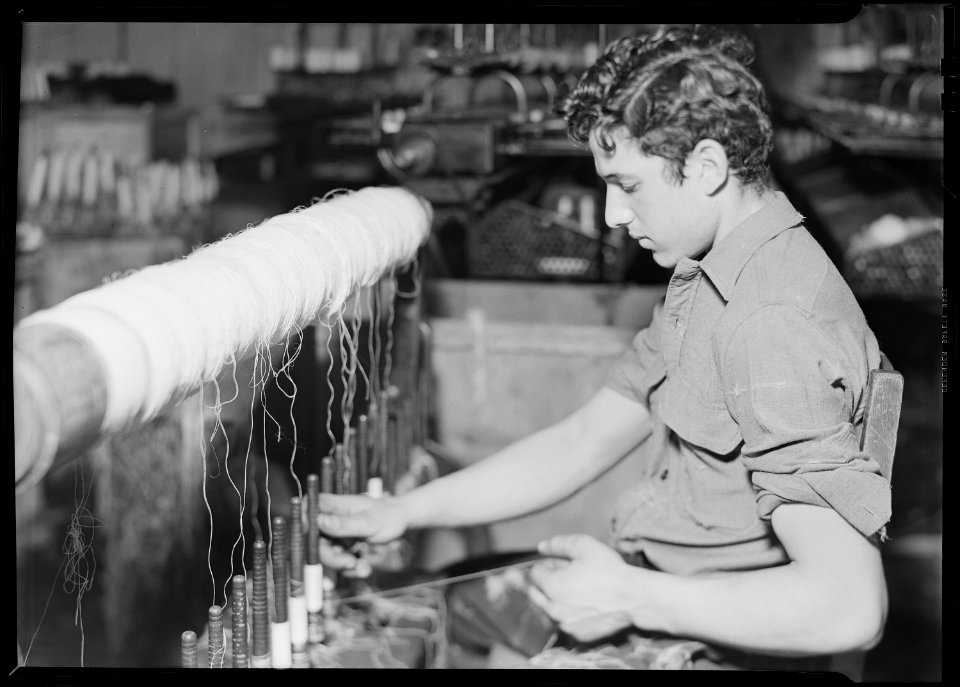 Paterson, New Jersey - Textiles. (Textile worker.) - NARA - 518595