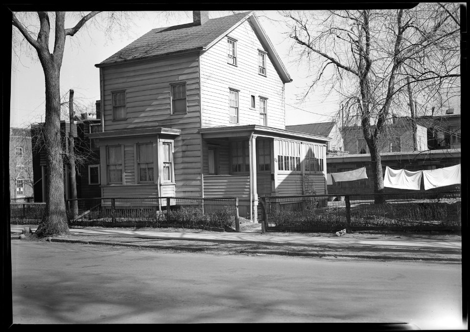 Paterson, New Jersey - Textiles. Home of Salvatore De Crasenso, 583 E. 231 St. Owner of small family shop of 8 or 10... - NARA - 518614