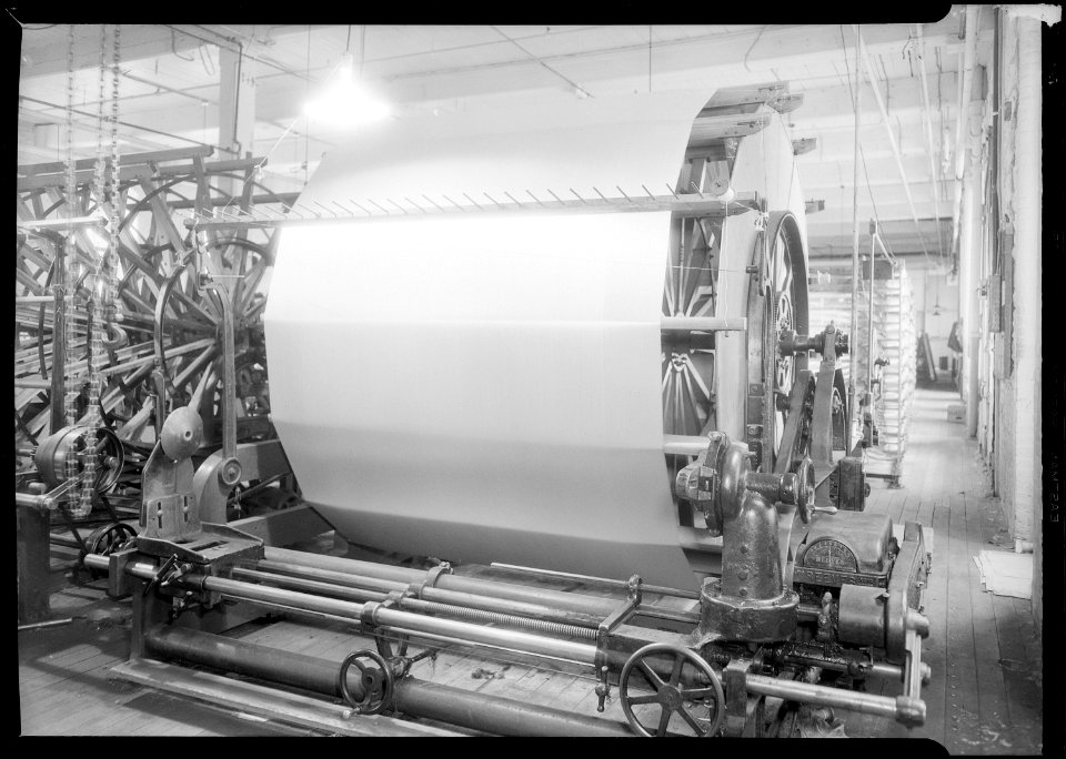 Paterson, New Jersey - Textiles. Jackson Winding and Warping Company. Picture of a Sipp-Eastwood DY type of High... - NARA - 518763