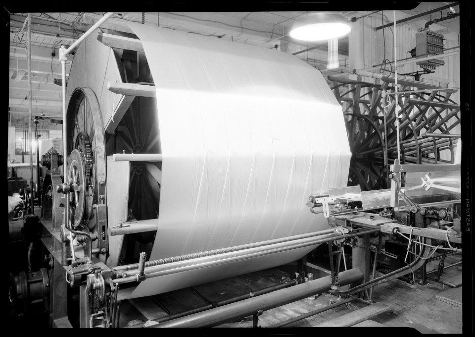 Paterson, New Jersey - Textiles. Jackson Winding and Warping Company. Picture of a Sipp-Eastwood DY type of High... - NARA - 518771