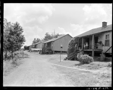 Part of company housing project. Consolidated Coal Company, Bankhead Mine, Bankhead, Walker County, Alabama. - NARA - 540639